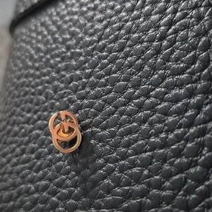 18K Gold Auth. Gucci One Earing. I Lost the other One. About Size Of Pinky Nail.